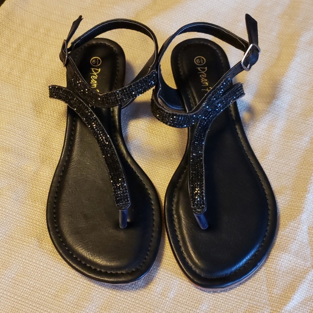 Dream Pairs brand black flat sandal with bling